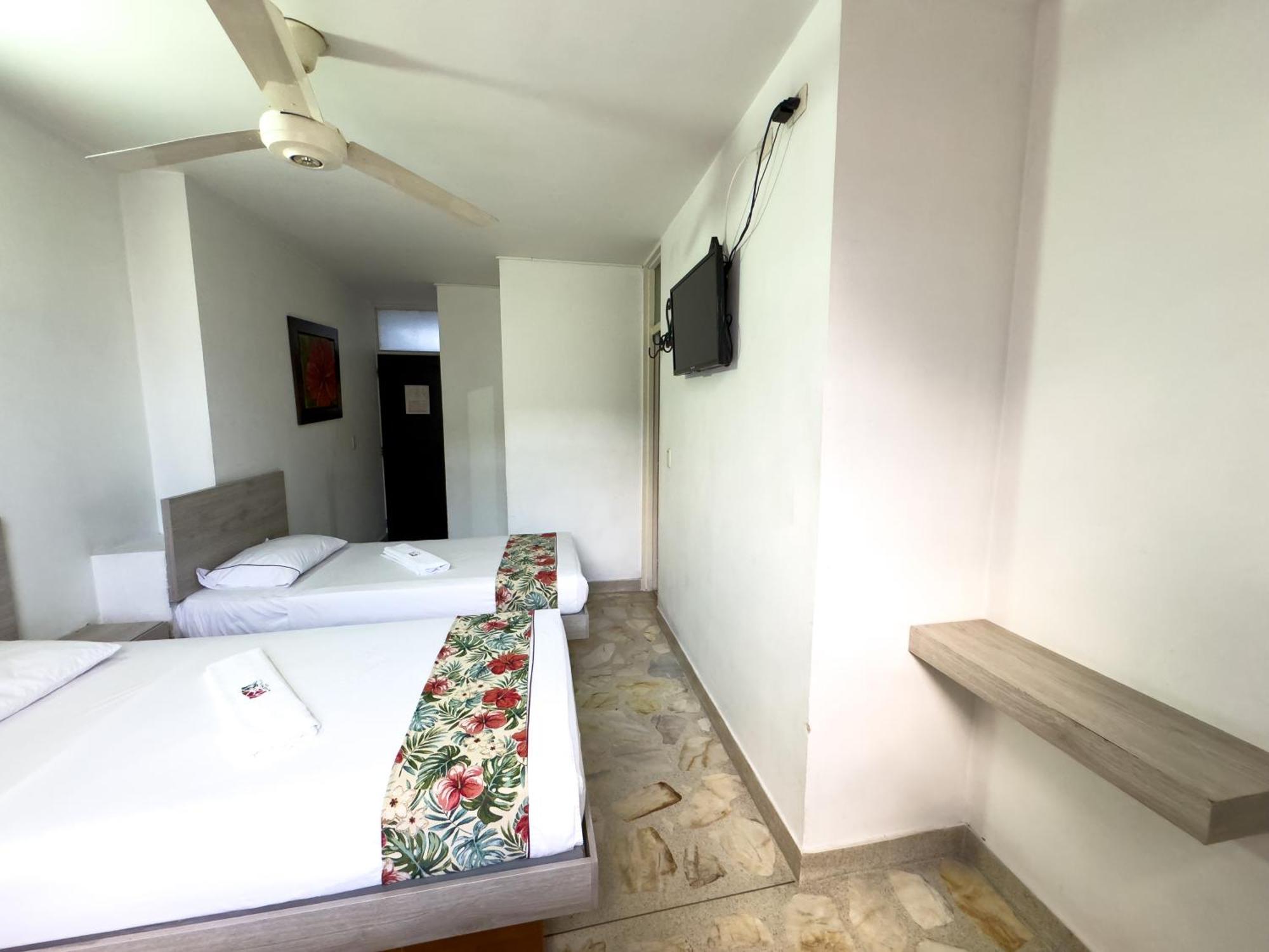 Hotel Macedonia Plaza Medellin Itagüí Bagian luar foto